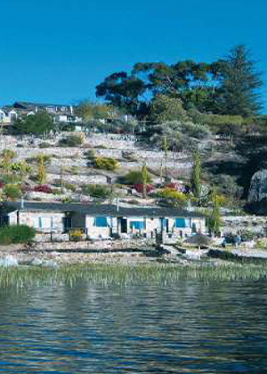 El lago cuenta con más de cien islas