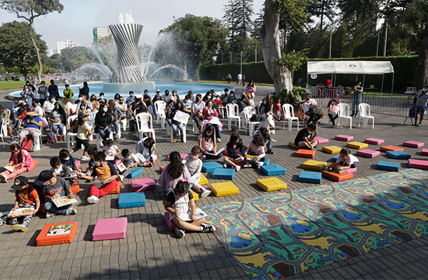 500 familias disfrutaron con libros del BCP en el Circuito Mágico del Agua